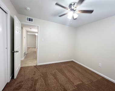 130 Oyster Creek Drive - Photo Thumbnail 8