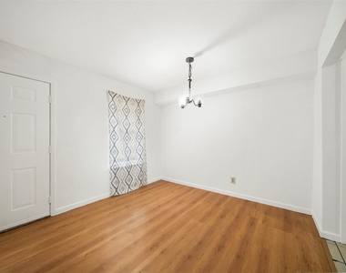 6201 Ranchester Drive - Photo Thumbnail 3