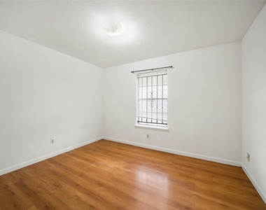 6201 Ranchester Drive - Photo Thumbnail 13