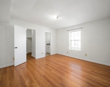 6201 Ranchester Drive - Photo Thumbnail 18