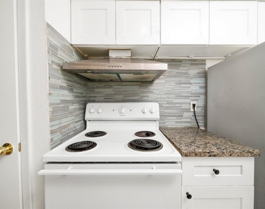 6201 Ranchester Drive - Photo Thumbnail 8