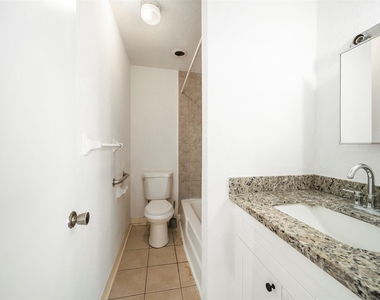 6201 Ranchester Drive - Photo Thumbnail 20