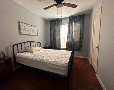 4302 Polk Street - Photo Thumbnail 3