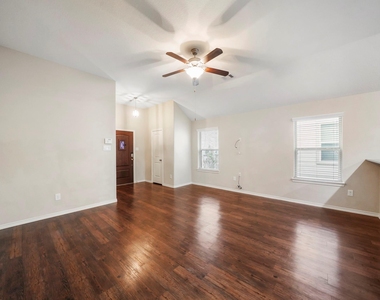 1519 Spencer Glen Lane - Photo Thumbnail 3