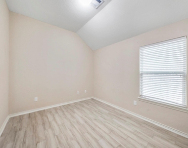 1519 Spencer Glen Lane - Photo Thumbnail 14