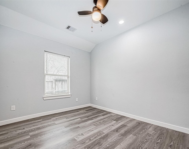 6725 Avenue K - Photo Thumbnail 24