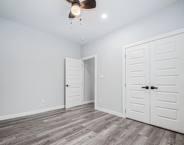 6725 Avenue K - Photo Thumbnail 26