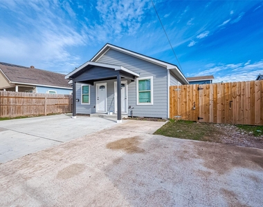 6725 Avenue K - Photo Thumbnail 1