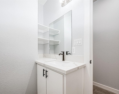 6725 Avenue K - Photo Thumbnail 22