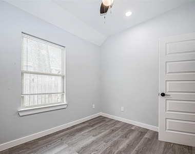 6725 Avenue K - Photo Thumbnail 18