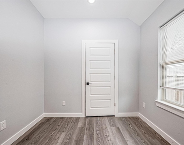 6725 Avenue K - Photo Thumbnail 31