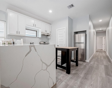 6725 Avenue K - Photo Thumbnail 11