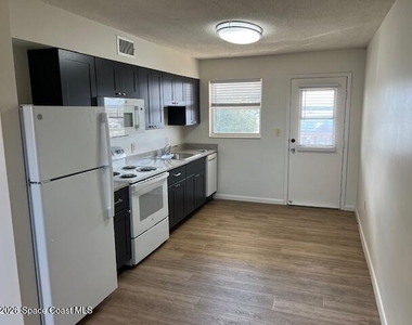 442 Magnolia Avenue - Photo Thumbnail 2