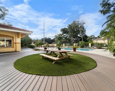 5606 Pinnacle Heights Circle - Photo Thumbnail 32