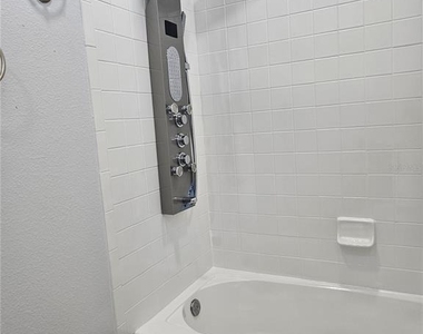 4214 Winding River Way - Photo Thumbnail 31
