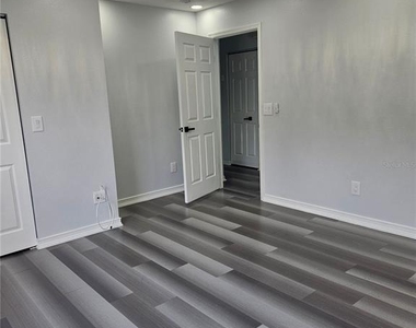 4214 Winding River Way - Photo Thumbnail 15