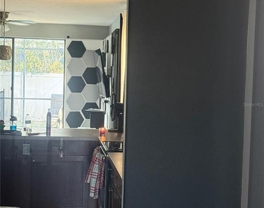 3042 Camino Real Drive S - Photo Thumbnail 3