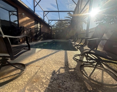 3042 Camino Real Drive S - Photo Thumbnail 7