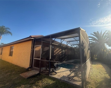 3042 Camino Real Drive S - Photo Thumbnail 9