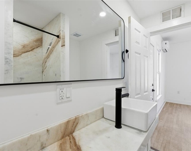326 6th Avenue N - Photo Thumbnail 10