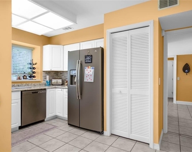 28 Rivertrail Drive - Photo Thumbnail 6