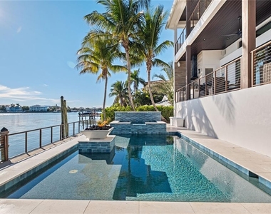 459 20th Avenue - Photo Thumbnail 6