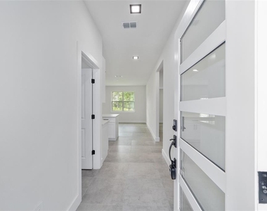 4362 Sw 159th Court - Photo Thumbnail 3
