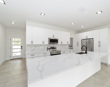 4362 Sw 159th Court - Photo Thumbnail 12