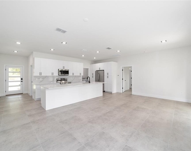 4362 Sw 159th Court - Photo Thumbnail 6