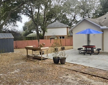 204 Lace Bark Court - Photo Thumbnail 3
