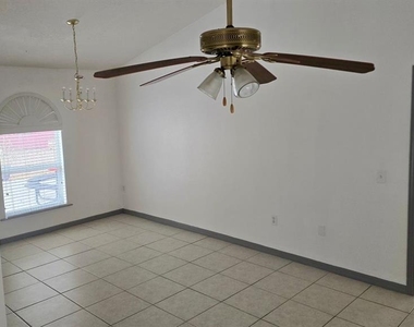 204 Lace Bark Court - Photo Thumbnail 2