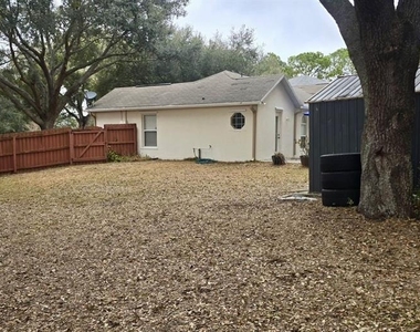 204 Lace Bark Court - Photo Thumbnail 7