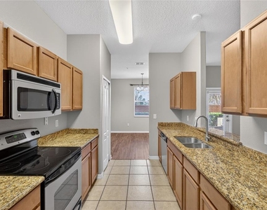 1519 Priory Circle - Photo Thumbnail 7