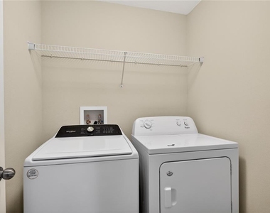 1519 Priory Circle - Photo Thumbnail 17