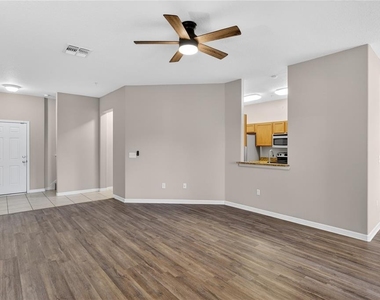 1519 Priory Circle - Photo Thumbnail 3