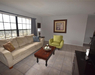 7706 Indian Ridge Trail S - Photo Thumbnail 14