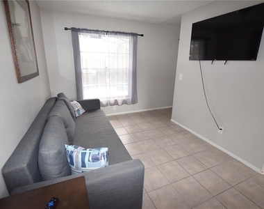 7706 Indian Ridge Trail S - Photo Thumbnail 18
