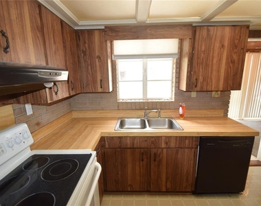 3115 Buckingham Avenue - Photo Thumbnail 4