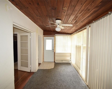 3115 Buckingham Avenue - Photo Thumbnail 5