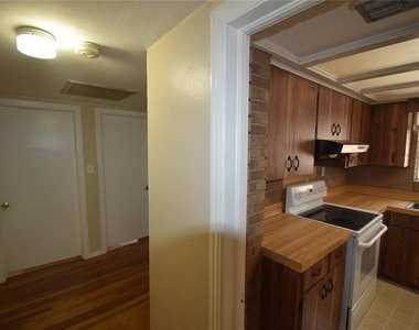 3115 Buckingham Avenue - Photo Thumbnail 16