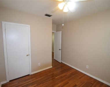 3115 Buckingham Avenue - Photo Thumbnail 10