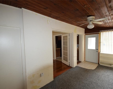 3115 Buckingham Avenue - Photo Thumbnail 15