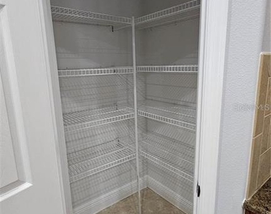 317 E Blue Water Edge Drive - Photo Thumbnail 27