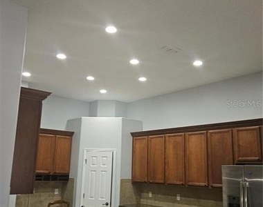317 E Blue Water Edge Drive - Photo Thumbnail 24