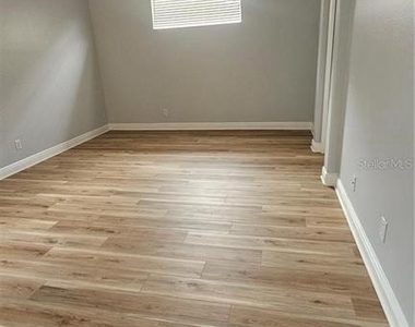 317 E Blue Water Edge Drive - Photo Thumbnail 38