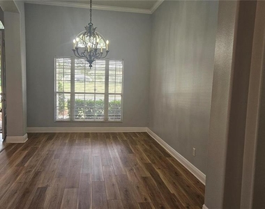 317 E Blue Water Edge Drive - Photo Thumbnail 7