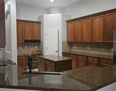 317 E Blue Water Edge Drive - Photo Thumbnail 22