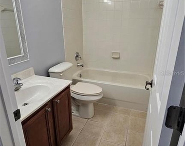 317 E Blue Water Edge Drive - Photo Thumbnail 32
