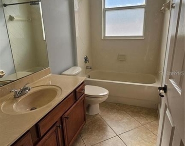 317 E Blue Water Edge Drive - Photo Thumbnail 3