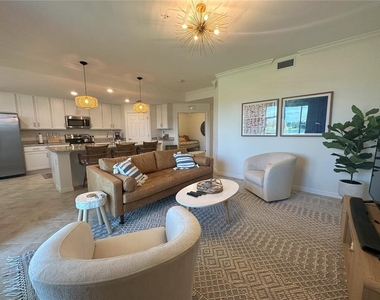 14040 Heritage Landing Boulevard - Photo Thumbnail 10